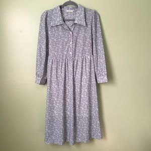 NeeSee’s blue floral midi dress